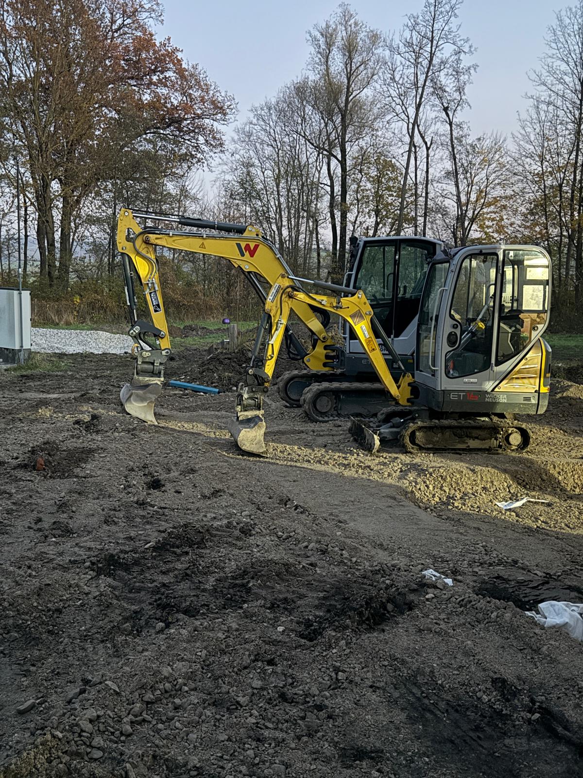 Bagger auf Baustelle